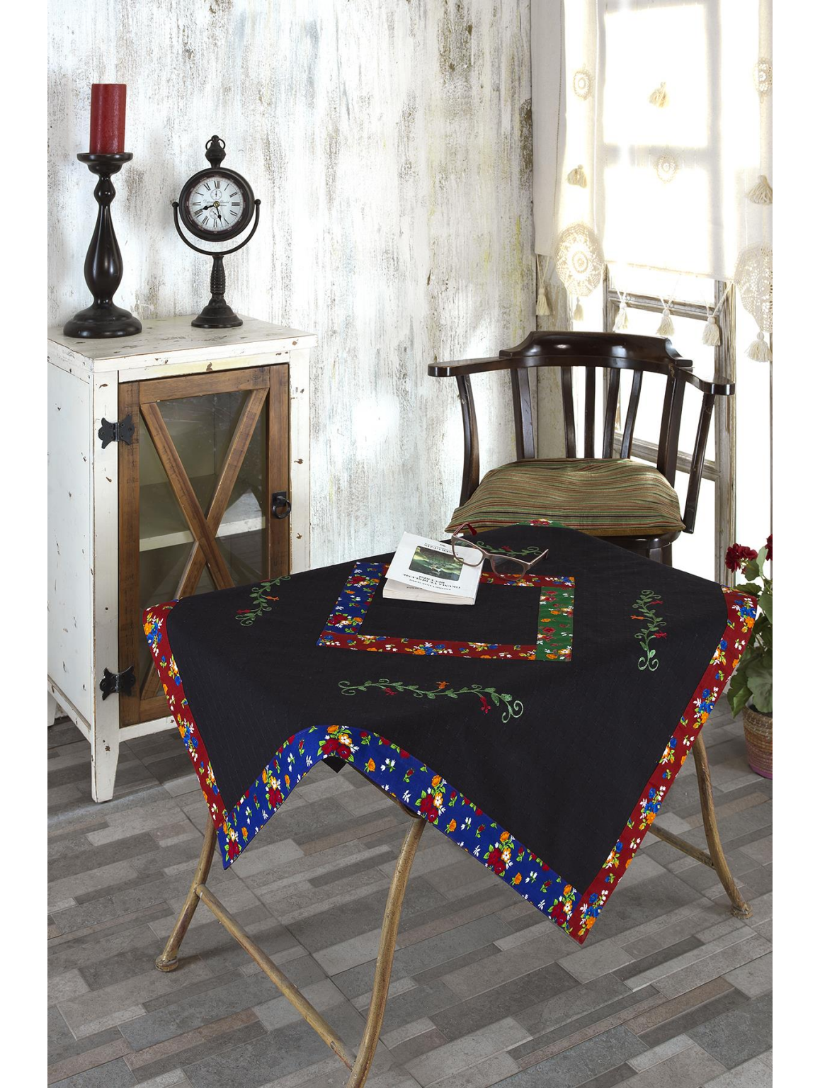 Tablecloth Wildflower Embroidered-90 x 90-Black